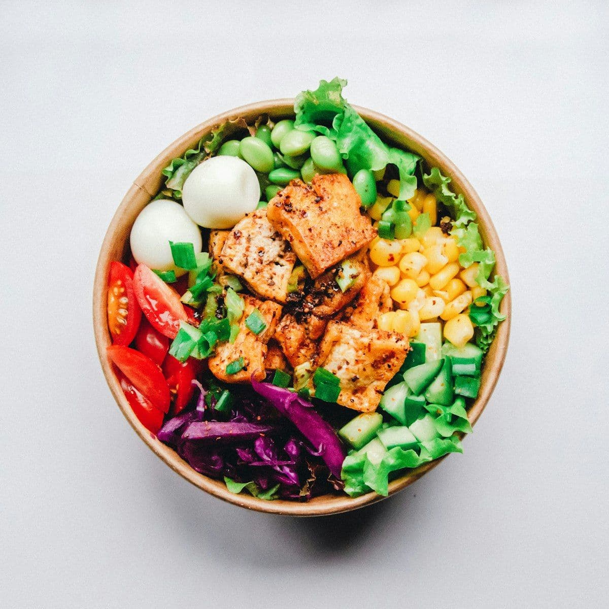 Comida saludable con proteínas para atletas de resistencia